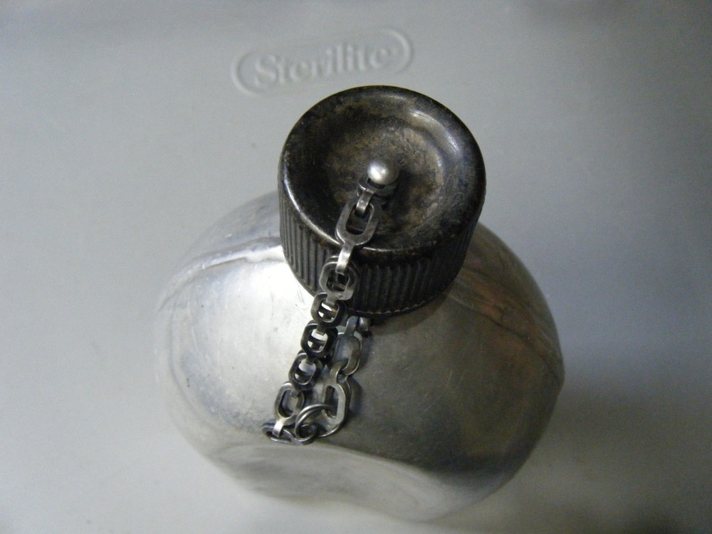 Original WWII US Canteen 1945 Dated A. G. M. Co.