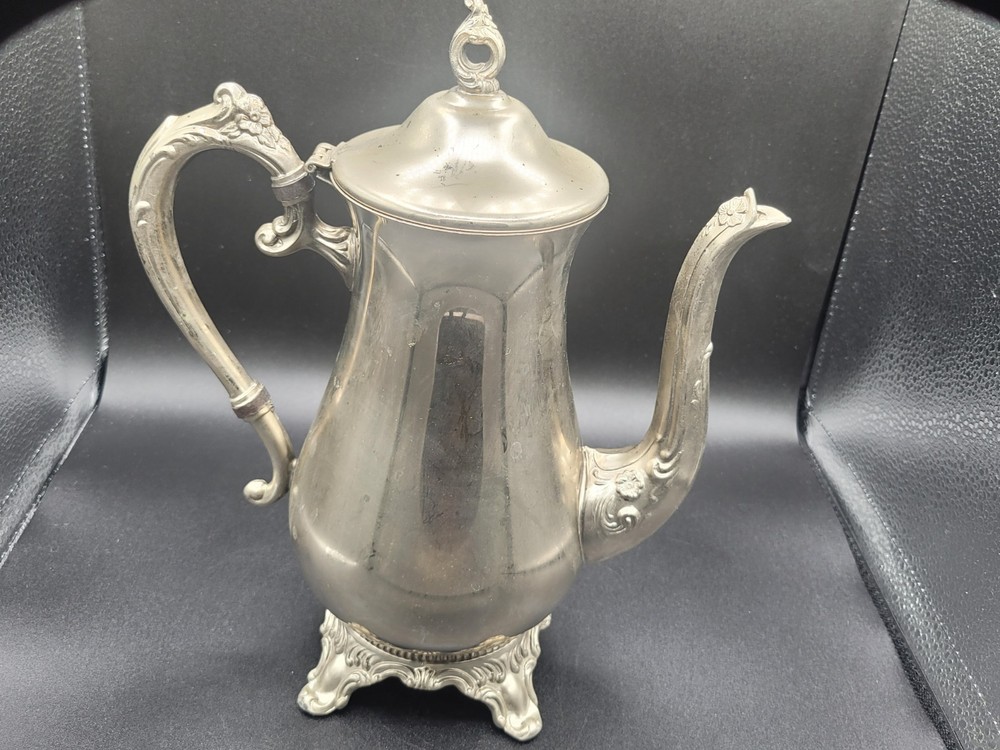 VINTAGE SILVERPLATE 10" HINGED PILGRIM FLORAL THEMED TEA POT