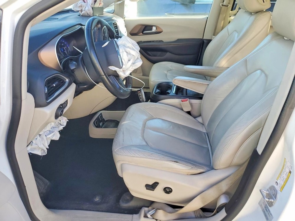 PACIFICA 2017 Glove Box 4990080