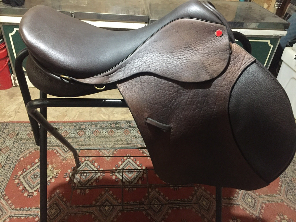 Lemke SDL custom made jump saddle