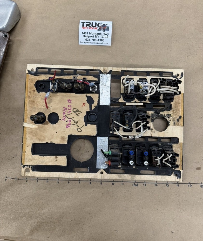 Mack CL613 1996 Woodgrain Dash Switch Panel / CL 613