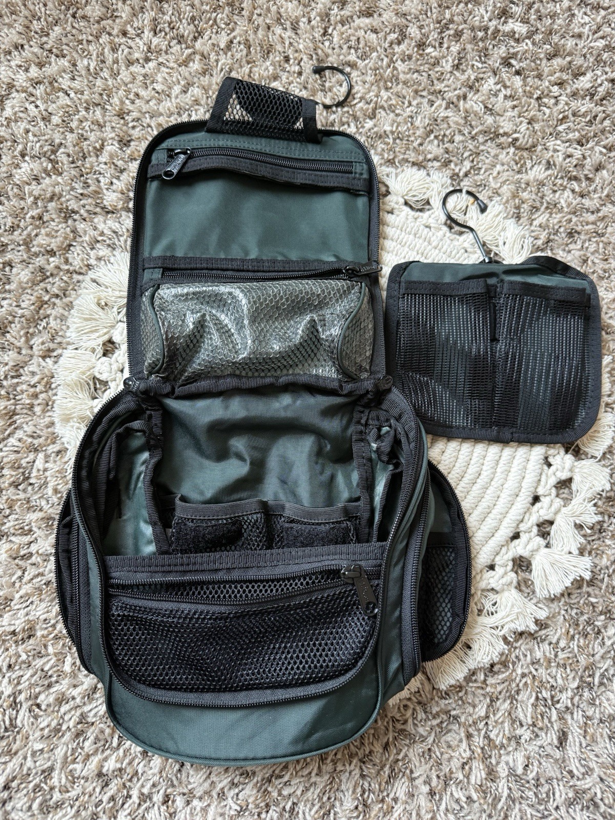 LL Bean Personal Organizer Toiletry Bag Green Nylon Travel Case