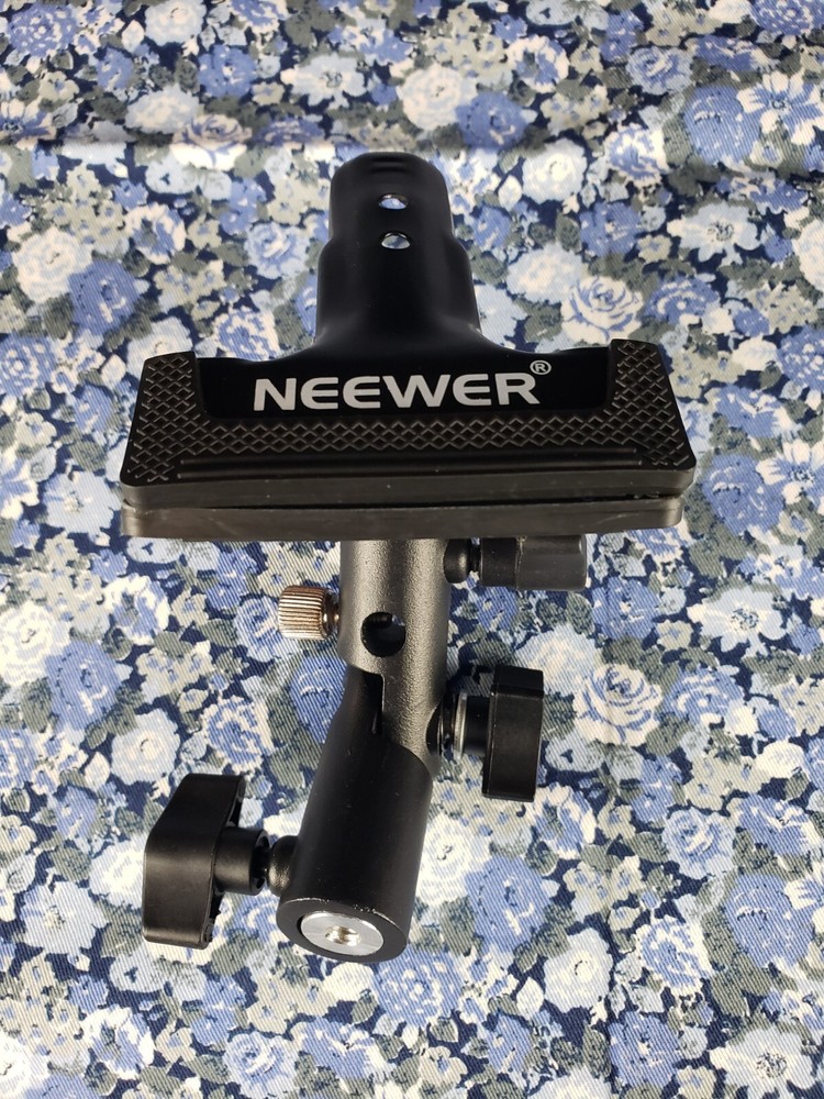 NEEWER Studio Reflector Clamp 9880 for Light Stand Fully Adjustable GREAT VALUE!