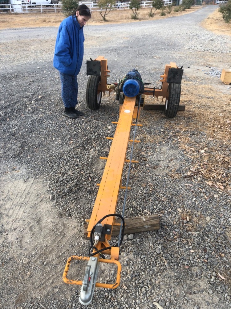 Auger drilling machine built on trailer
