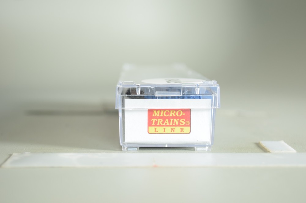 8403 Micro Trains 50' BOX car EELX EVANS DFB LOADS
