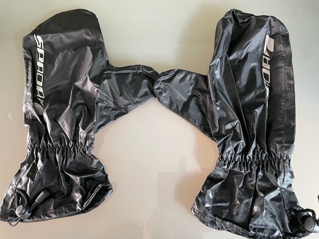 Spada Over Mitts - Medium Excellent condition