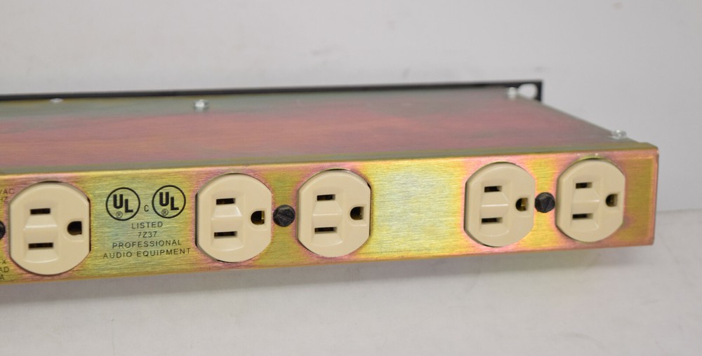 Furman PL-PRO 20-AMP Rack Mountable Power Conditioner & Light Module 8 Outlets