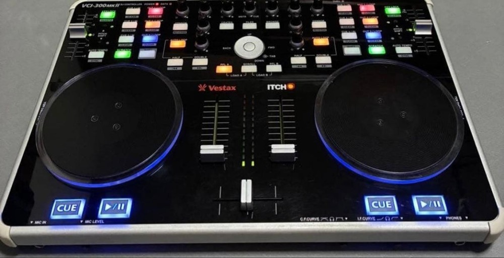 Vestax VCI-300 MK2 DJ Controller