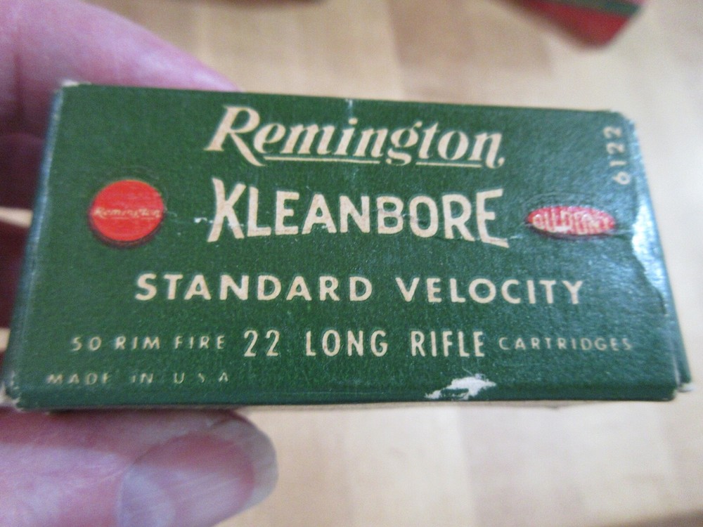 Empty Ammo Box Remington Kleanbore  LR  22  (w17) # 77