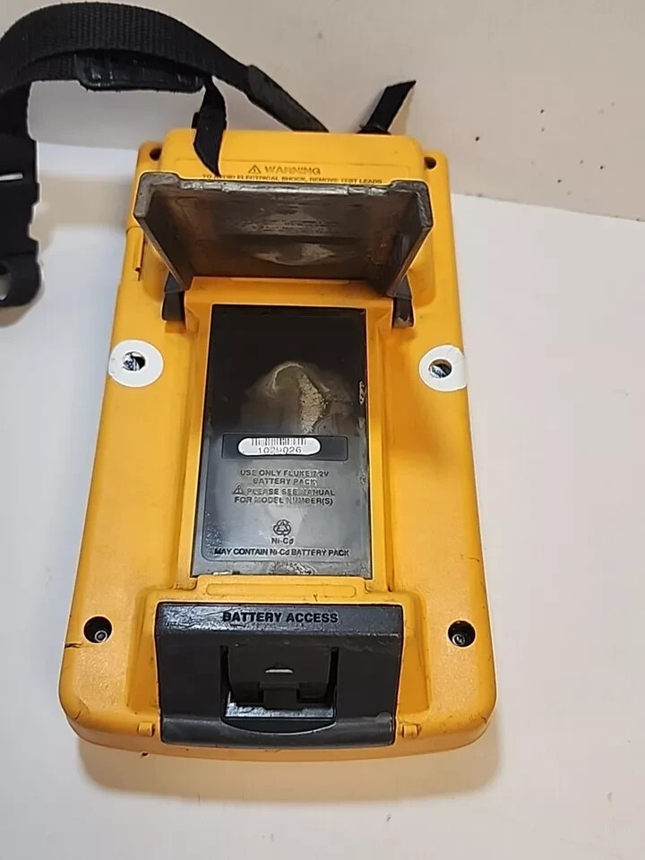 Fluke 743B Documenting Process Calibrator - Meter & Battery No Charger