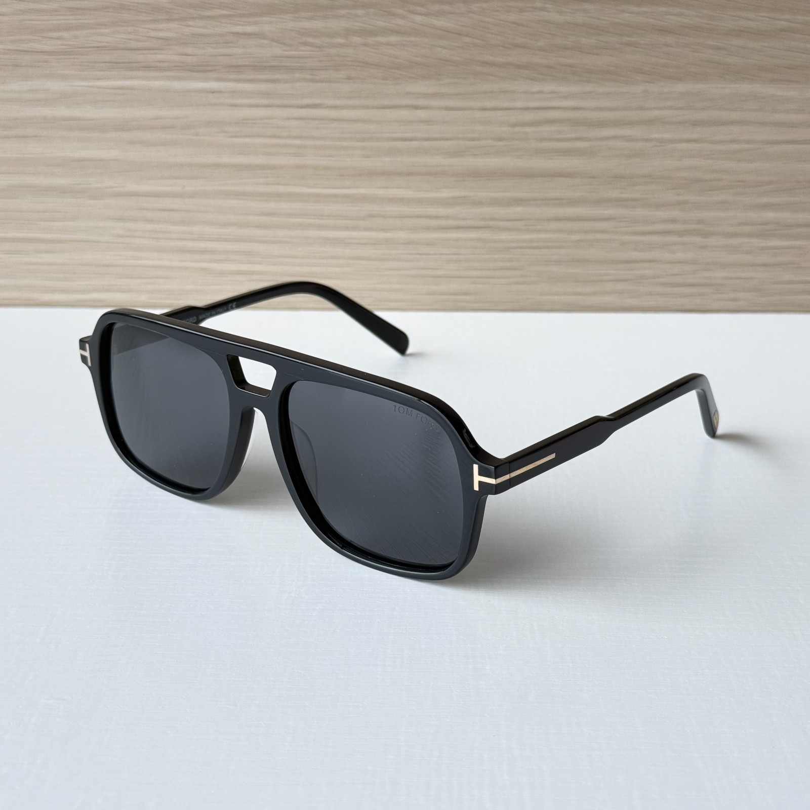 Tom Ford TF884 Falconer Sunglasses Black Frame Gray Lens Oval 60-18-140