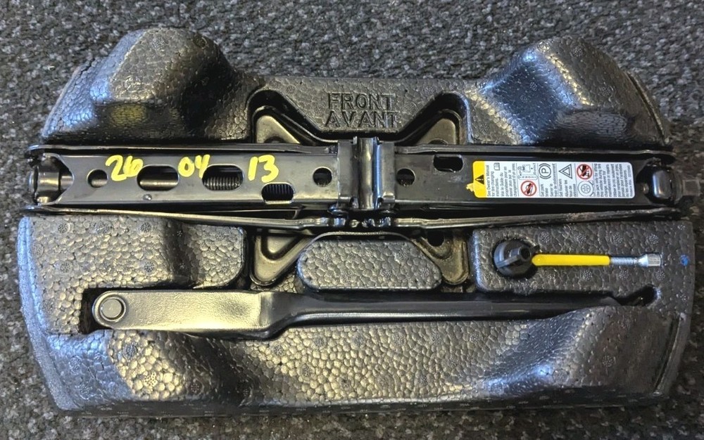2013 CHEVY IMPALA JACK AND TOOL KIT