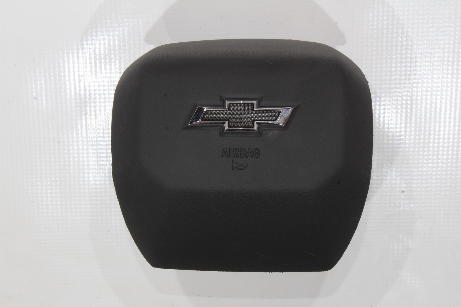 2023 CHEVY COLORADO DRIVER WHEEL AIRBAG ( BLACK EMBLEM )  AIR BAG