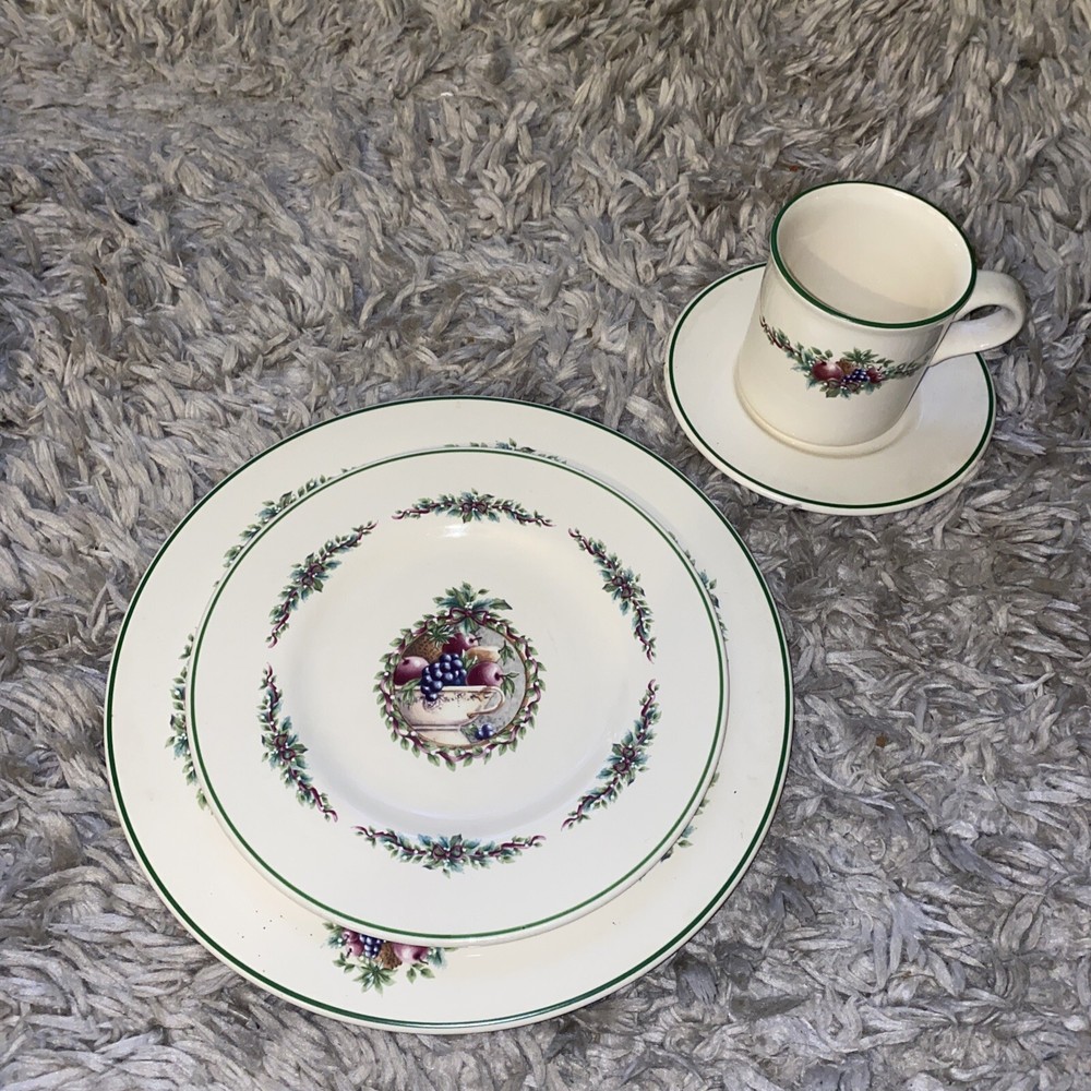 Pfaltzgraff Holly Joy 4 pc Place Setting