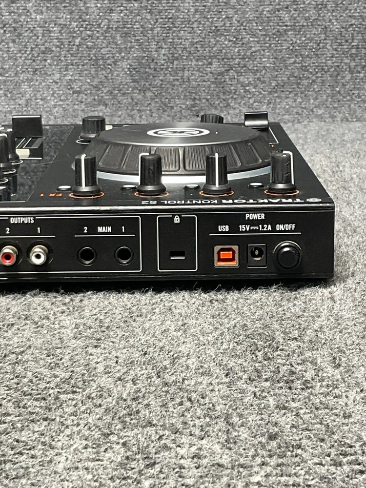 Native Instruments Traktor Kontrol S2 MK2 🎧 2-Channel DJ Controller Black