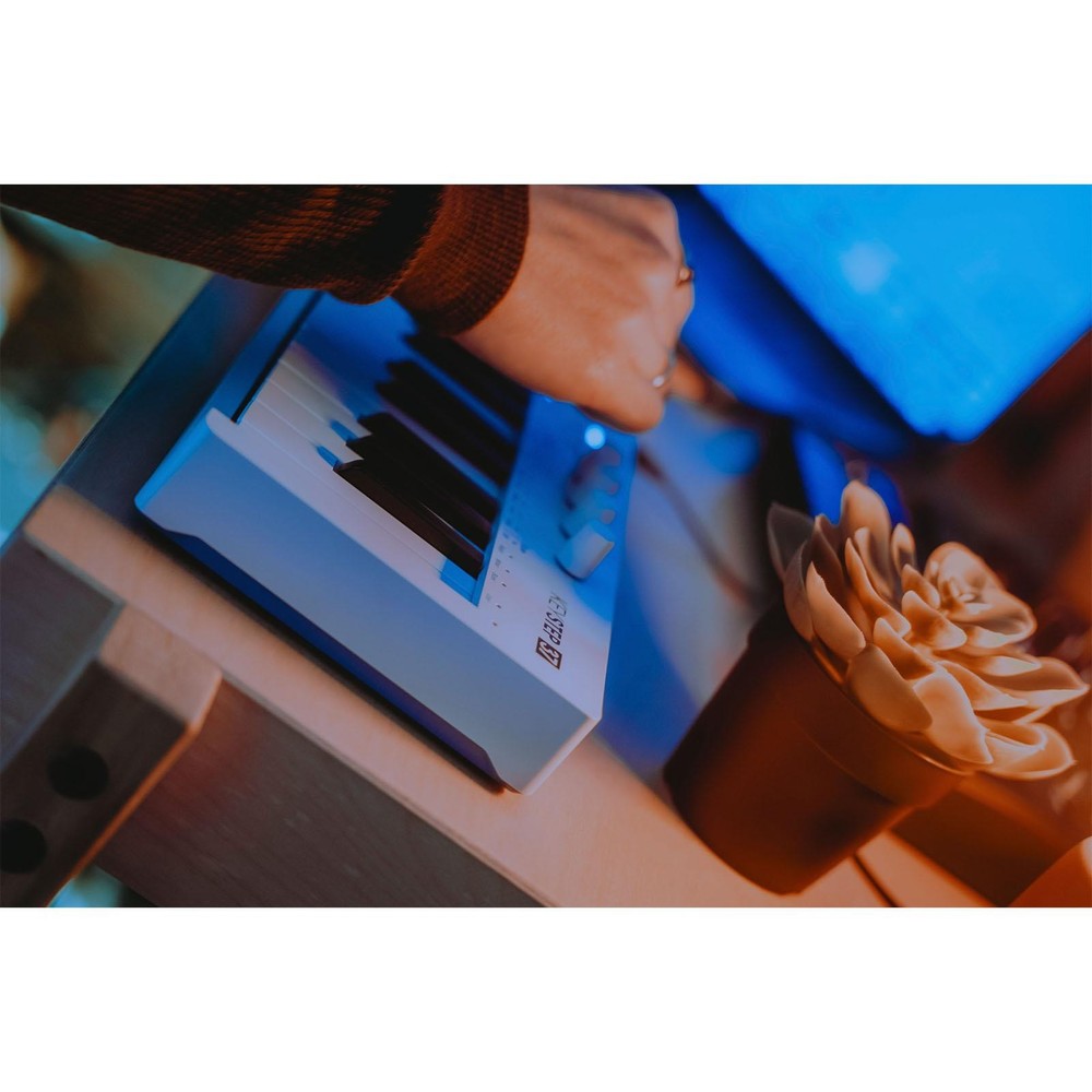 Arturia KeyStep 37 mk2 Compact 37 Key Keyboard Controller & Sequencer Pack