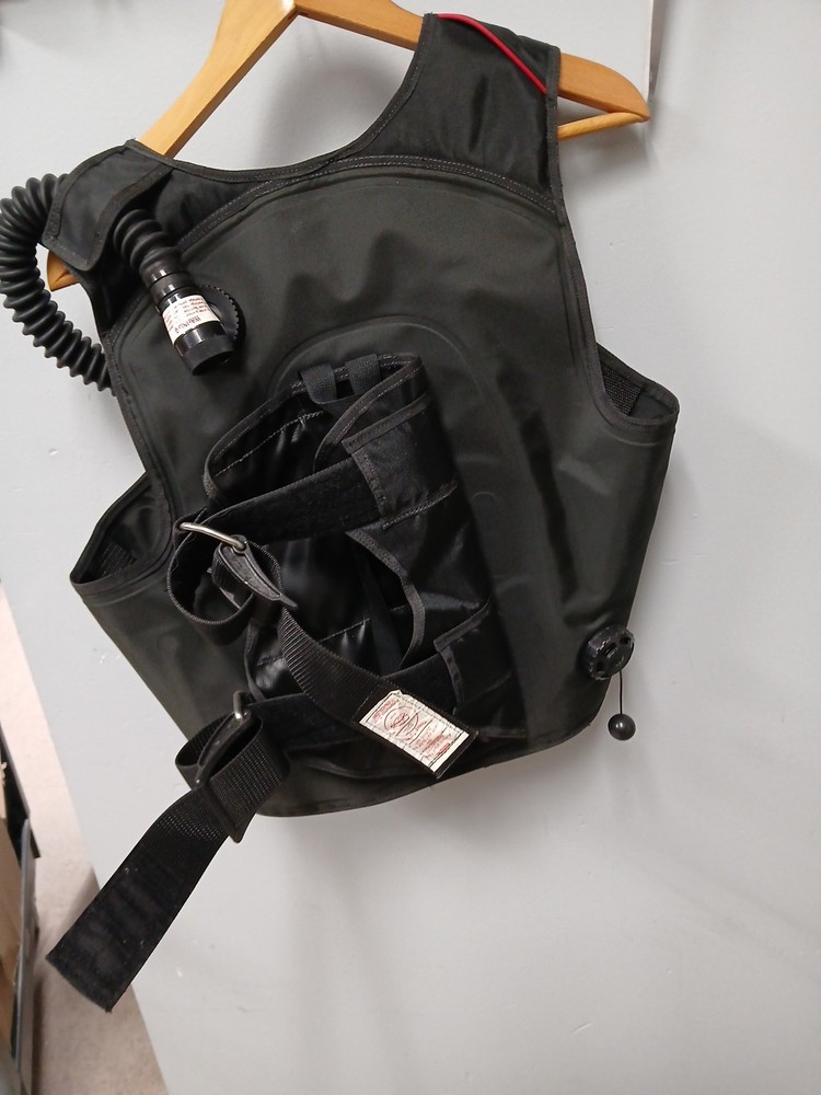Solace Scuba Diving dive Vest BCD Buoyancy compensator size medium
