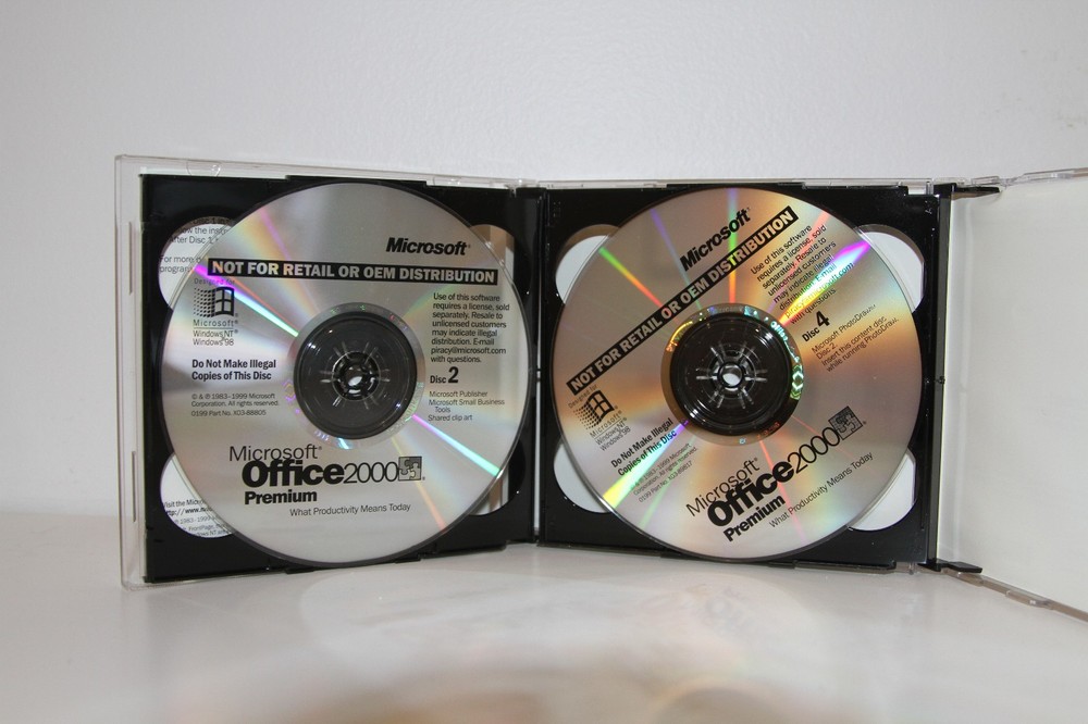 Used Microsoft Office 2000 Premium CD w/ key