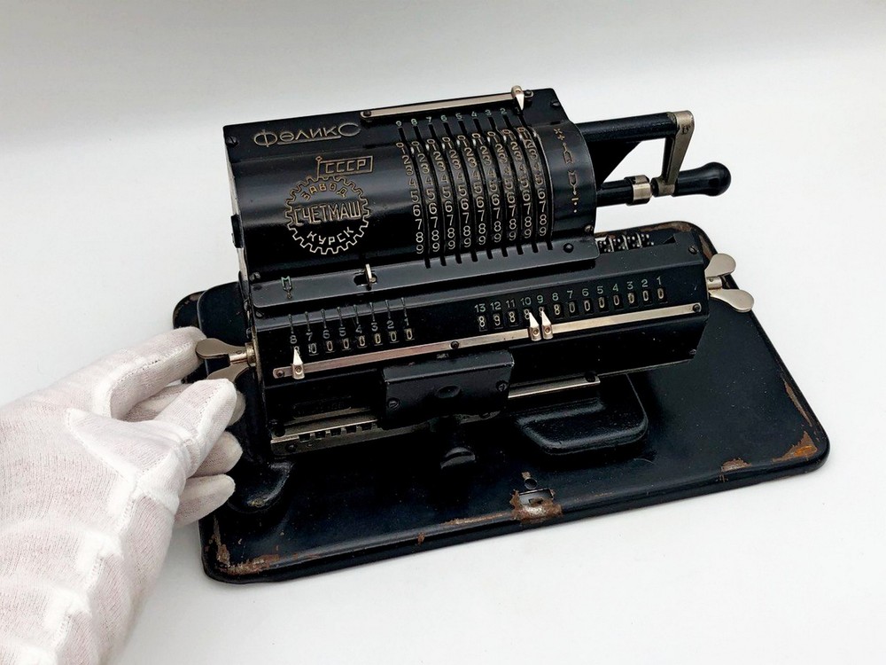 Felix Arithmometer Vintage Calculating Device Pre-computer Adding Machine USSR