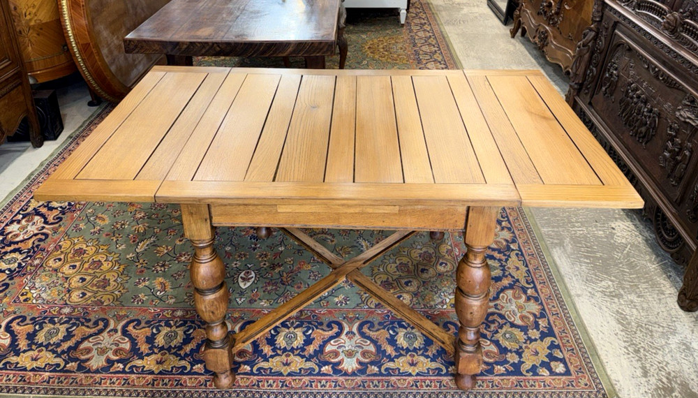 English Antique Oak Draw Leaf Table / Kitchen Table