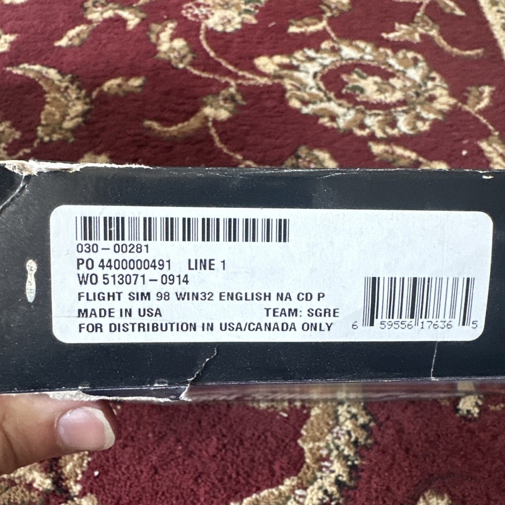 Microsoft Flight Simulator 98 PC CD-ROM + Pilots Handbook + Strategy Guide