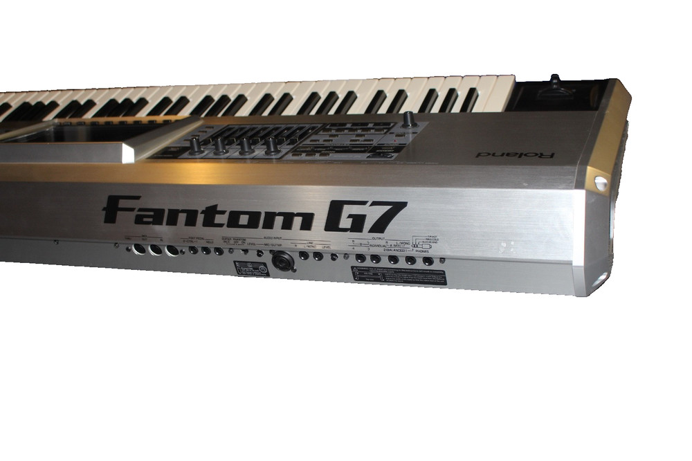 Roland Fantom G7 76-key Sampling Synth Workstation with Soft Case