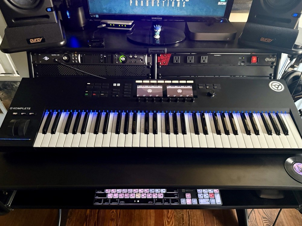 Used Native Instruments Komplete Kontrol S61 MK2 Keyboard