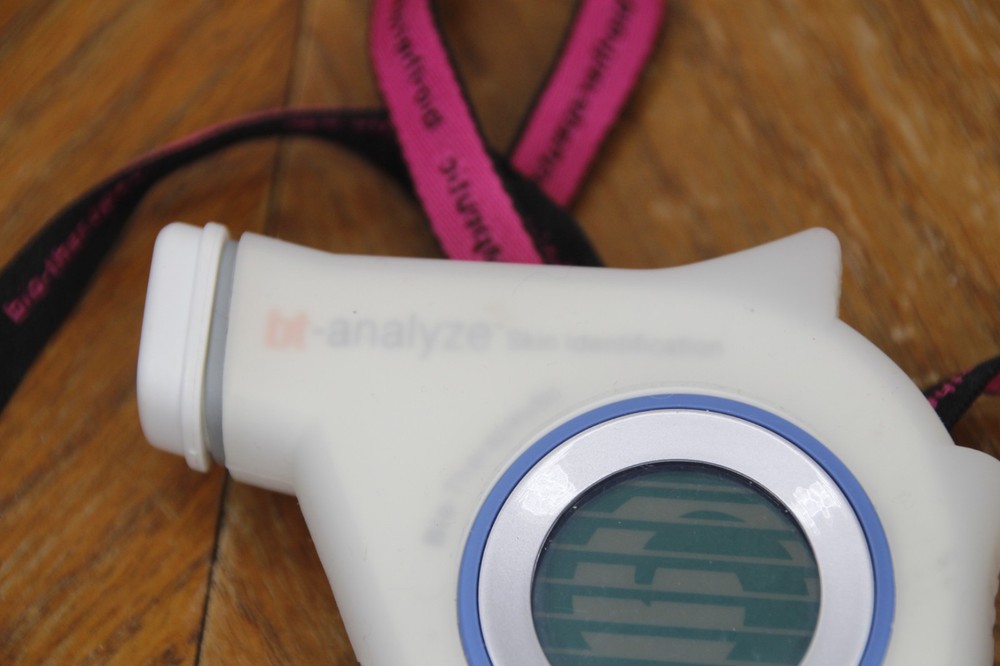 Bio Therapeutic BT-Analyze Skin Identification Moisture Analyzer Device MF-58