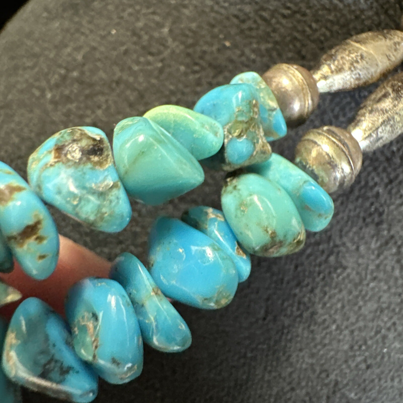Beautiful southwestern style 18 inch turquoise silver necklace