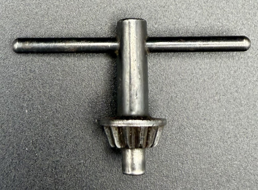 5 Jacobs chucks keys.