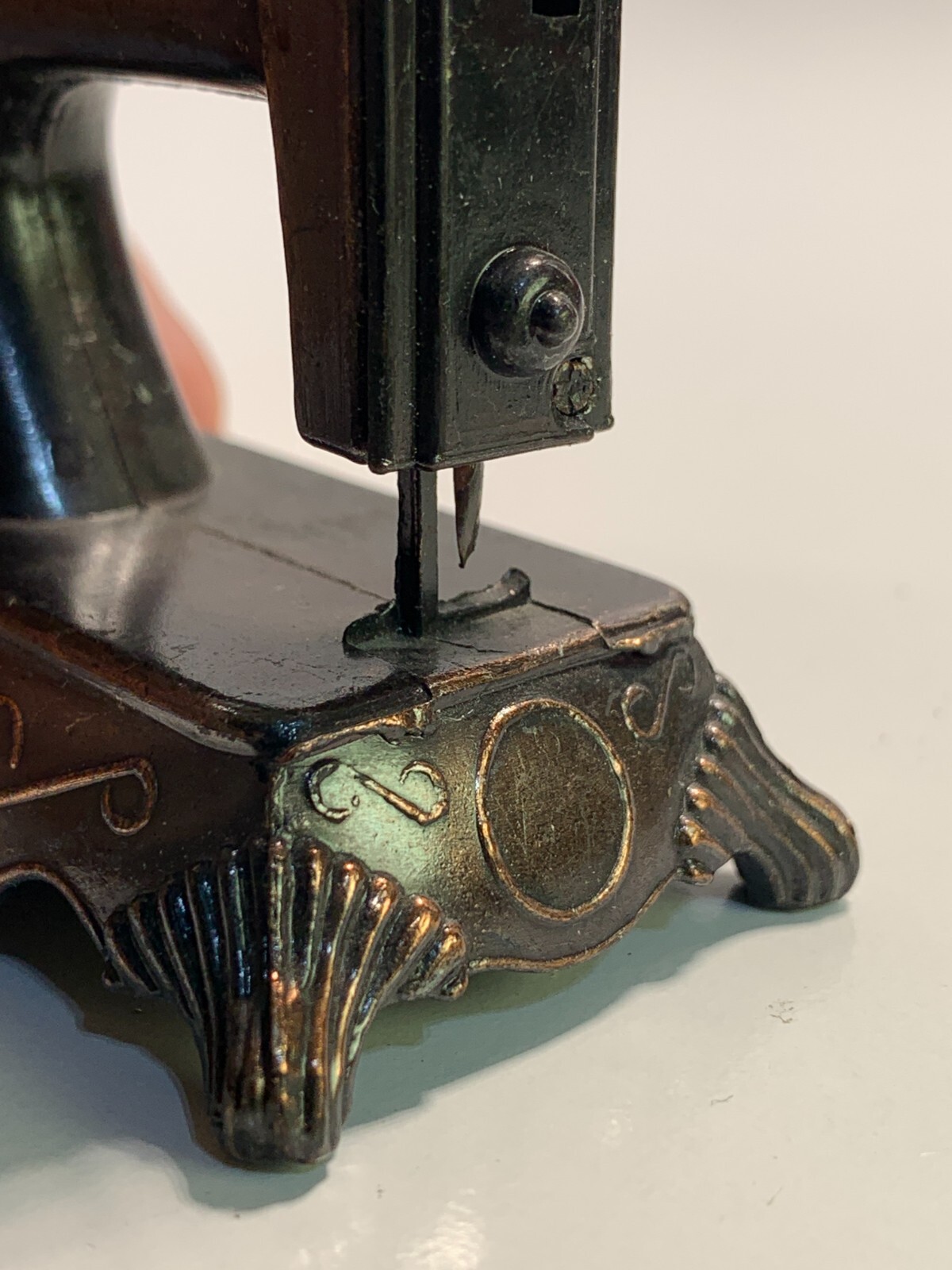 Vintage Die-Cast Pencil Sharpener Singer Style Sowing Machine Works PSD2