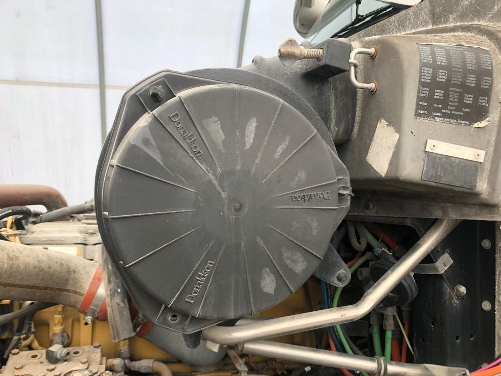 Kenworth T2000 Air Cleaner - Used