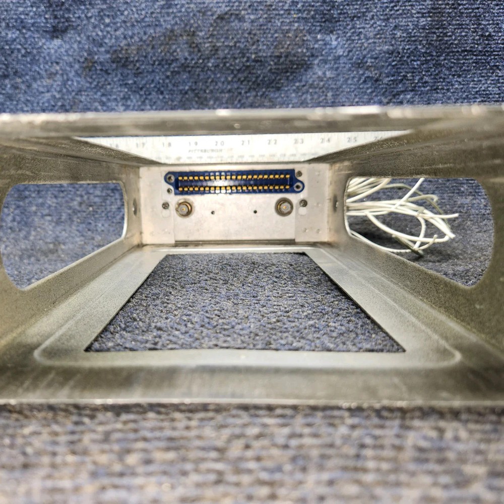 069-1019-00 | Bendix King | KX 175 NAV/COM – Includes Rack and Connector