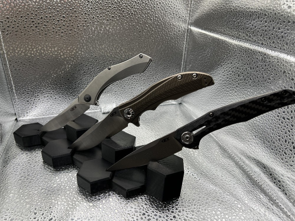 3 Knife Display Stand/Rack (White)
