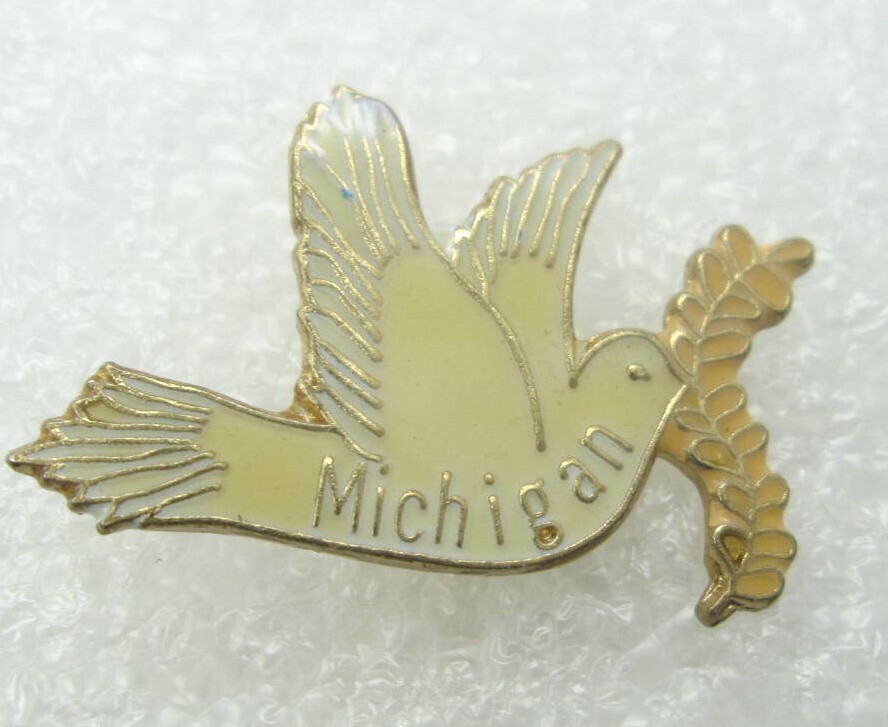 Michigan White Dove Lapel Pin (A604)