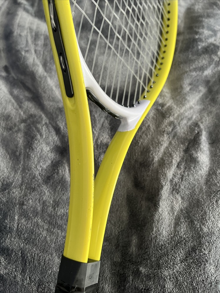 BRAND UNKNOWN Tennis Racket (about) 4" Grip