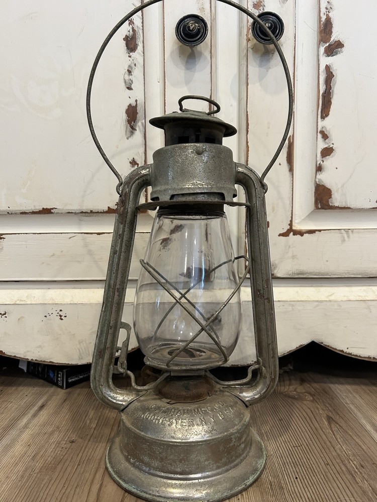 Vintage C.T Ham Mfg Co GEM Kerosene Lantern. Clear Globe