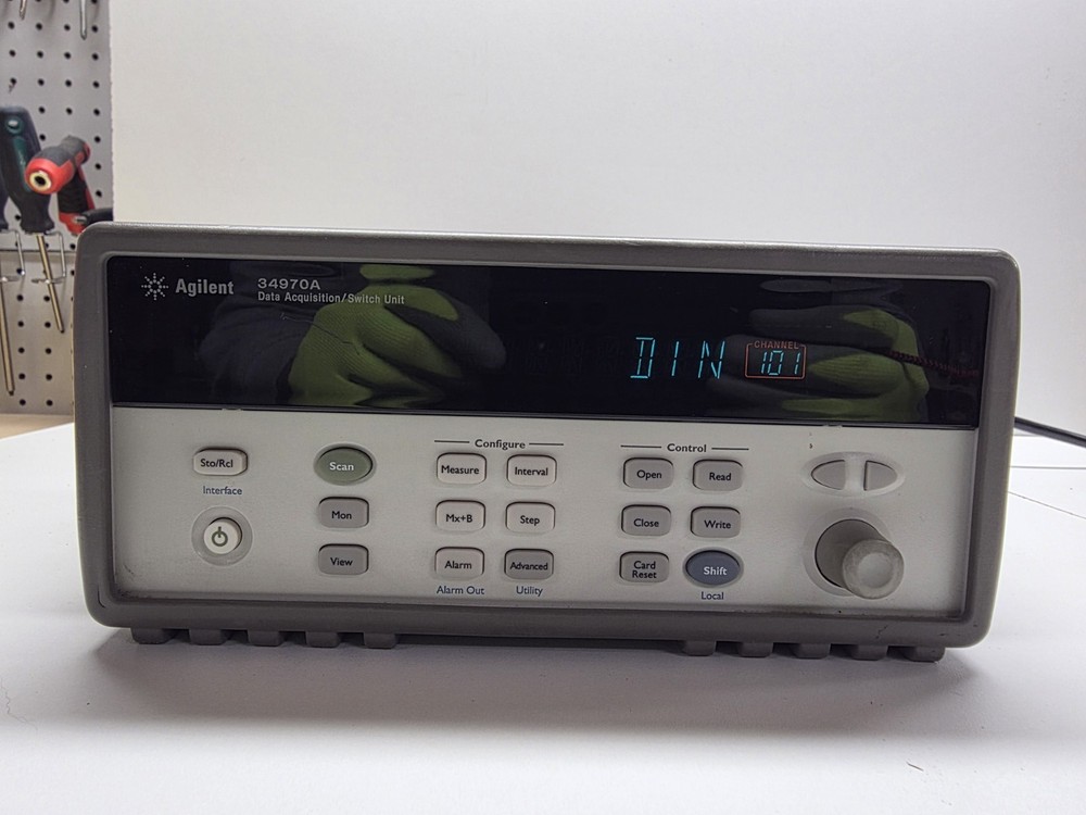 Agilent 34970A Data Acquisition Switch Unit with DIO Totalize DAC Module Card