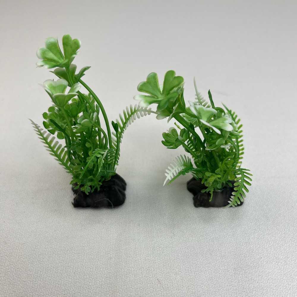2 PC Xunyee Plastic Aquarium Plants