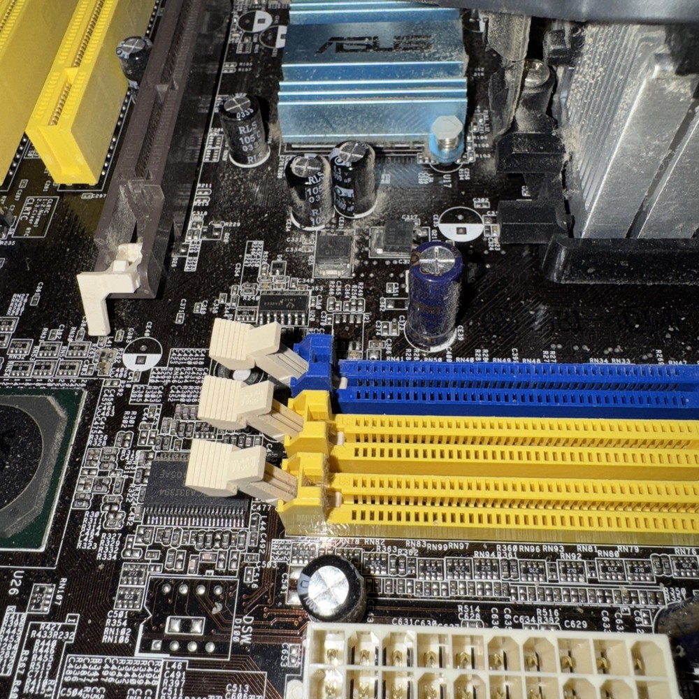Asus K8V Deluxe socket As Pictured