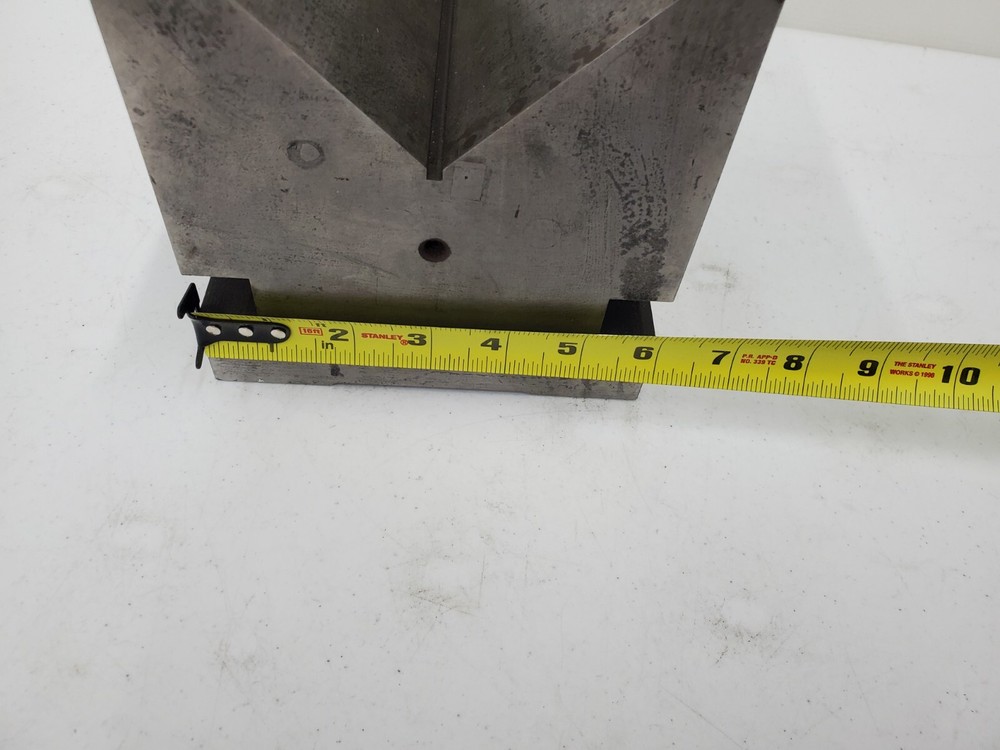 SUBURBAN TOOL V BLOCK (124698-1 JRO FR14)