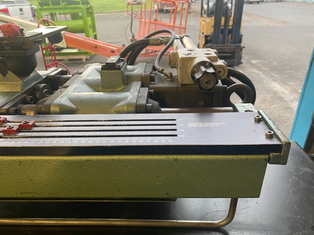 Arburg 28 ton plastic injection machine