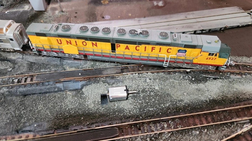 DD40AX N SCALE BACHMANN MOTOR