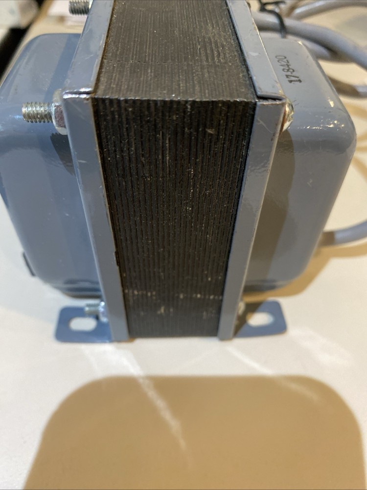 Triad N-4M Step down Autotransformer Transformer 230 Volt