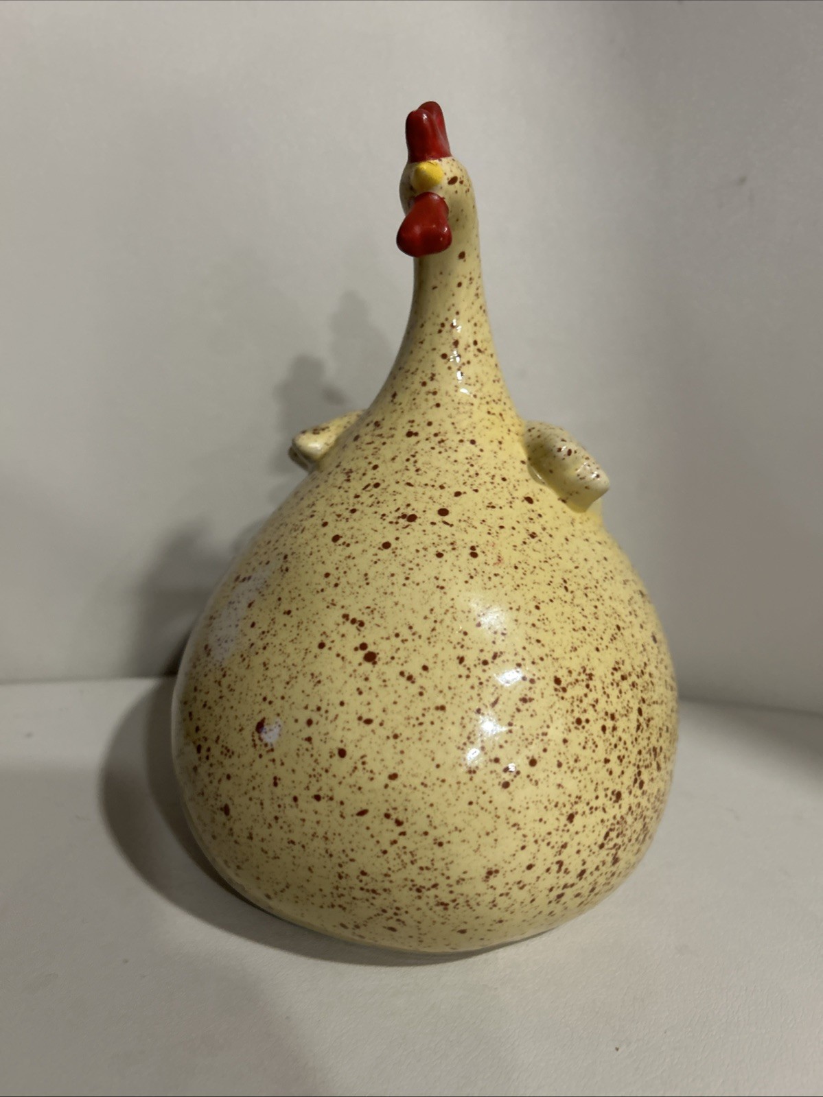 VINTAGE CERAMIC HEN FIGURINE FROM THE " LES POULES" COLLECTION
