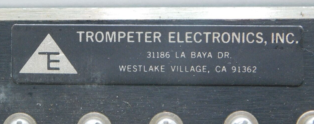 Trompeter Electronics JSI-52/J14W Patch Panel with 26 each J14W Connectors