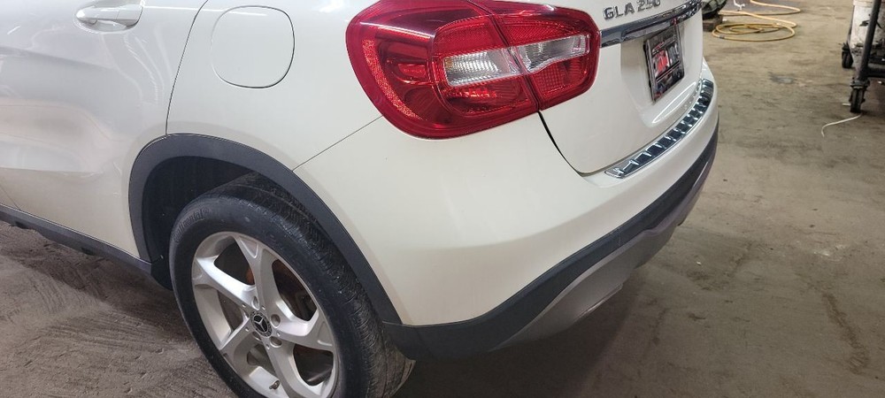 2018 Mercedes GLA250 Camera Projector