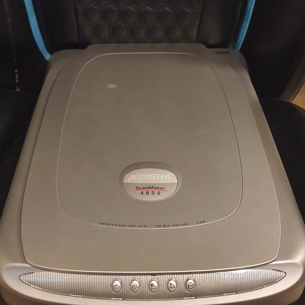 Microtek ScanMaker 4850 Flatbed USB Scanner 4800x2400 DPI 48-Bit CCD A4