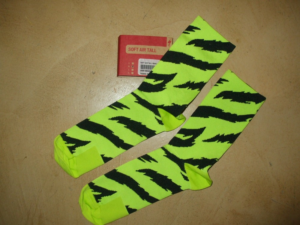 Specialized Soft-Air-Tall Socks, Hyper Green Lightning (S and M)