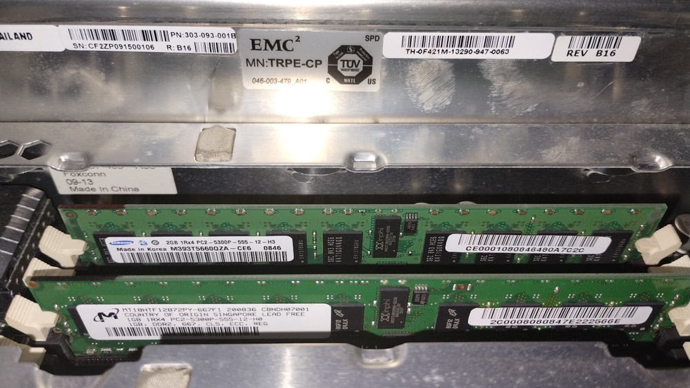 Dell EMC2 TRPE Storage Controller 2x Storage Server R2 X64 Licenses LOADED